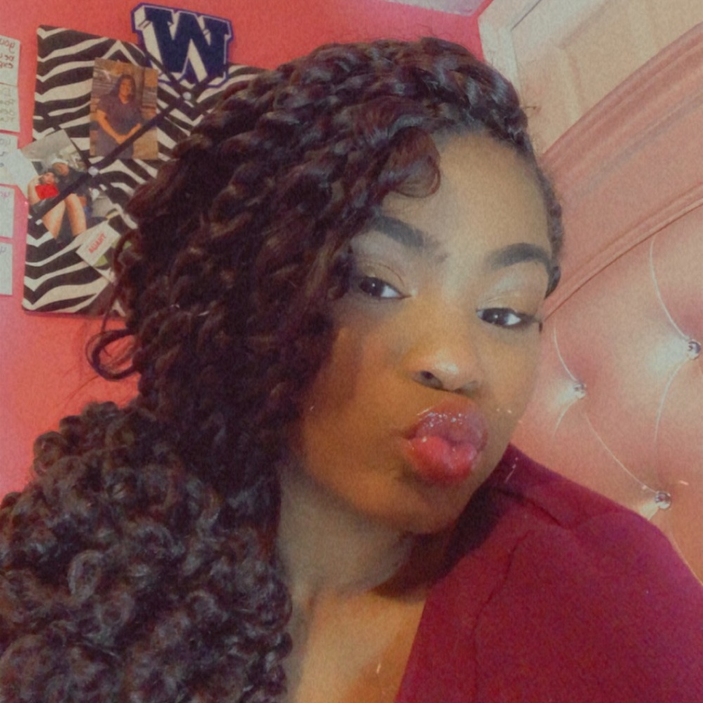Meet your Posher, Nyla
